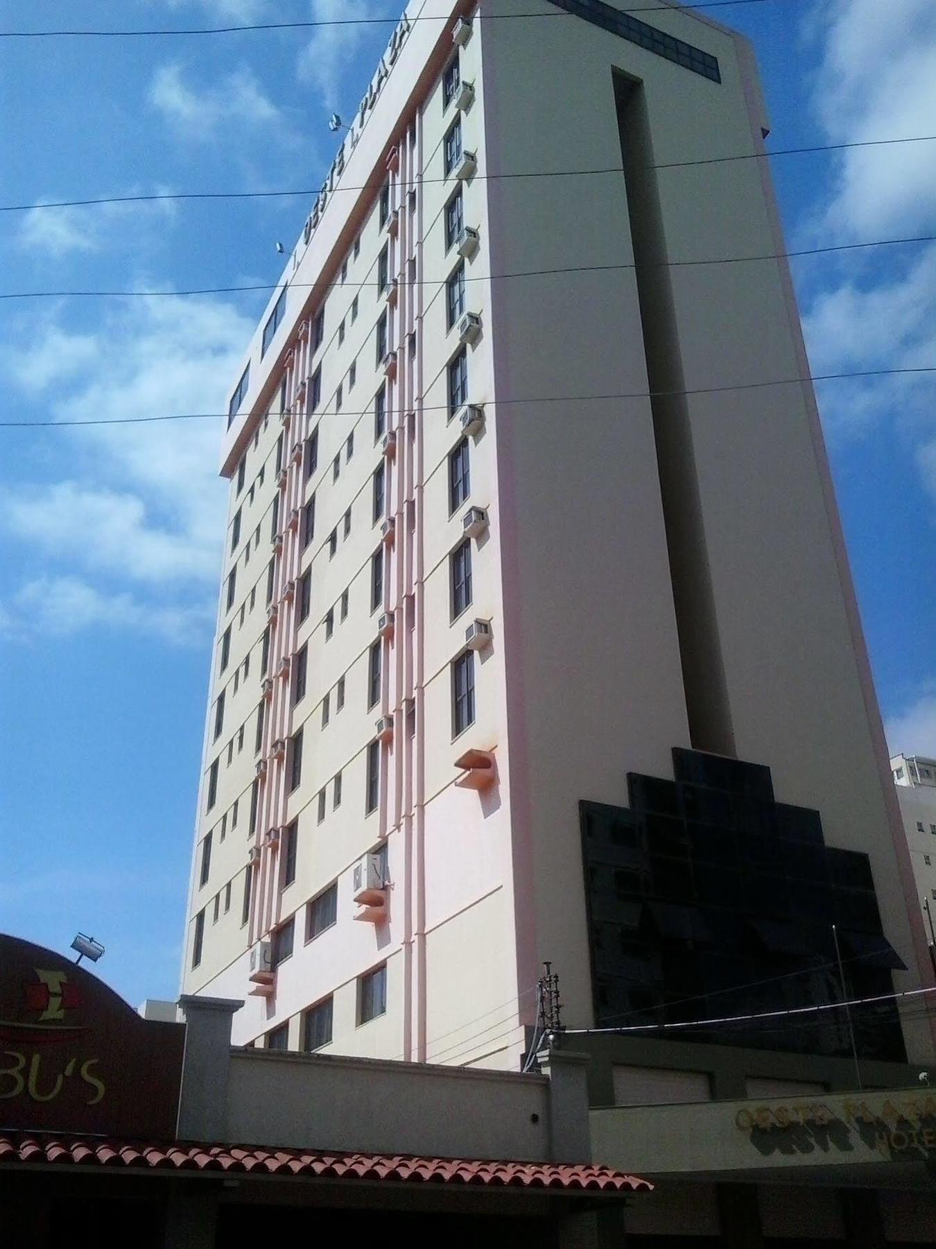 Oft Plaza Oeste Hotel Гояния Екстериор снимка